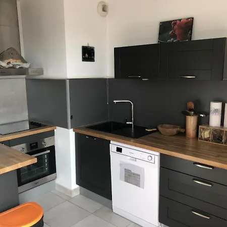 Joli T2 Proche Du Centre Et De La Appartement *