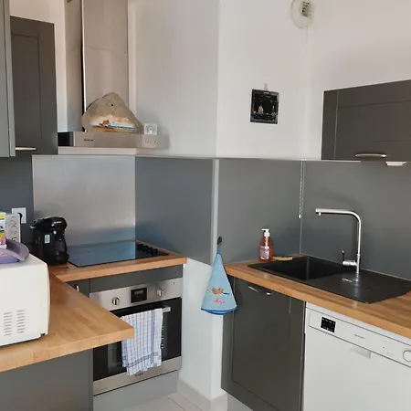 Joli T2 Proche Du Centre Et De La Appartement Mèze